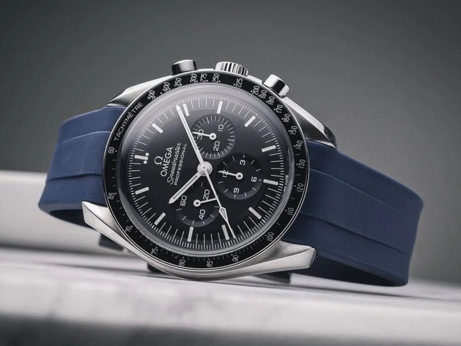 Best Straps for Omega Speedmaster Moonwatch 310.30.42.50.01.001 - Helvetus