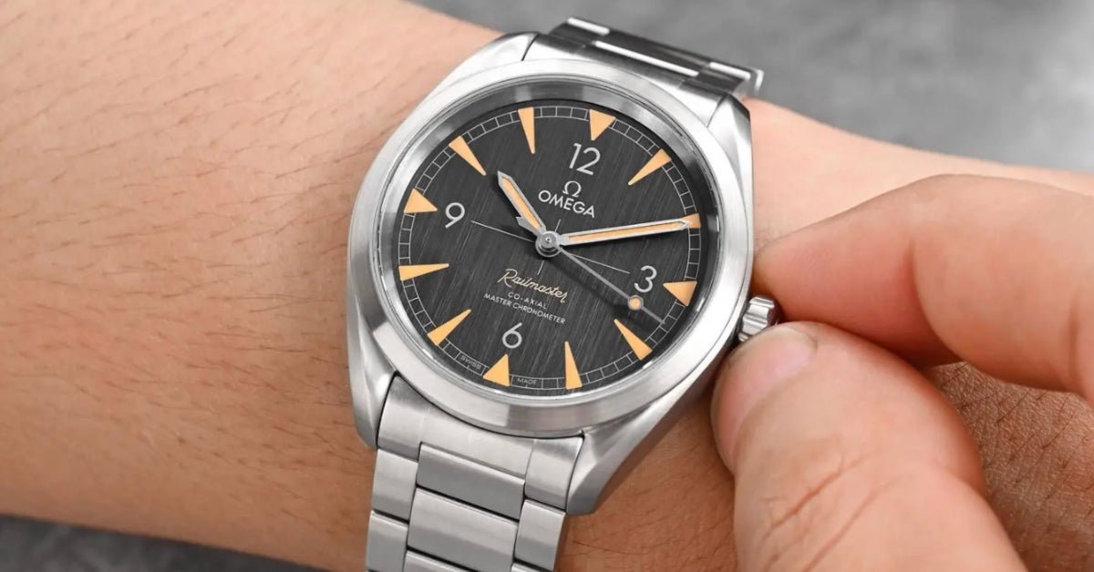 Omega Railmaster 40mm 220.10.40.20.01.001 Strap Guide – Best Rubber Straps & Fit - Helvetus