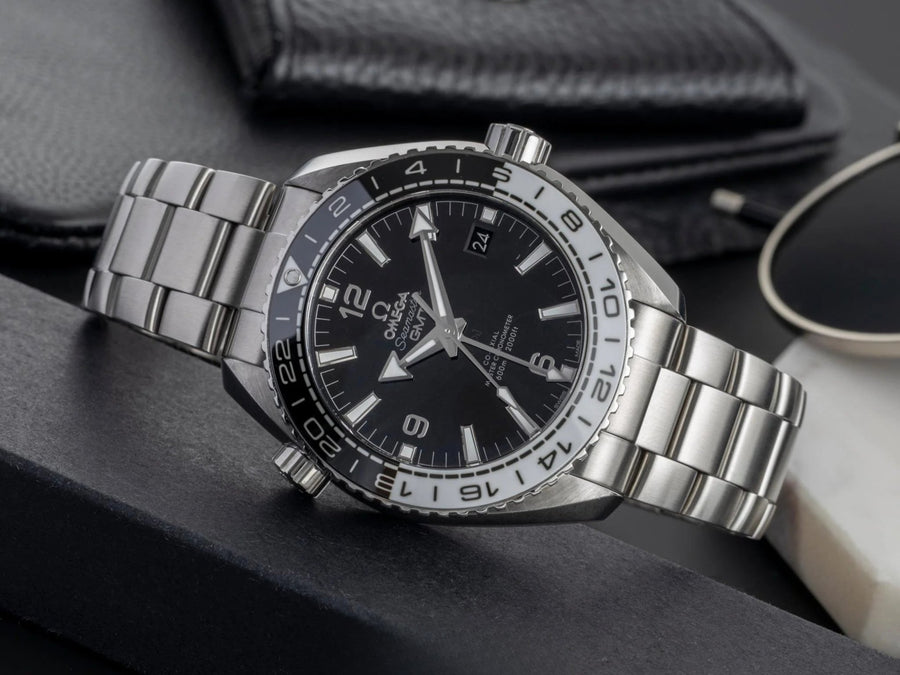 Omega Seamaster Planet Ocean GMT 43.5 (215.30.44.22.01.001) Strap Guide - Helvetus
