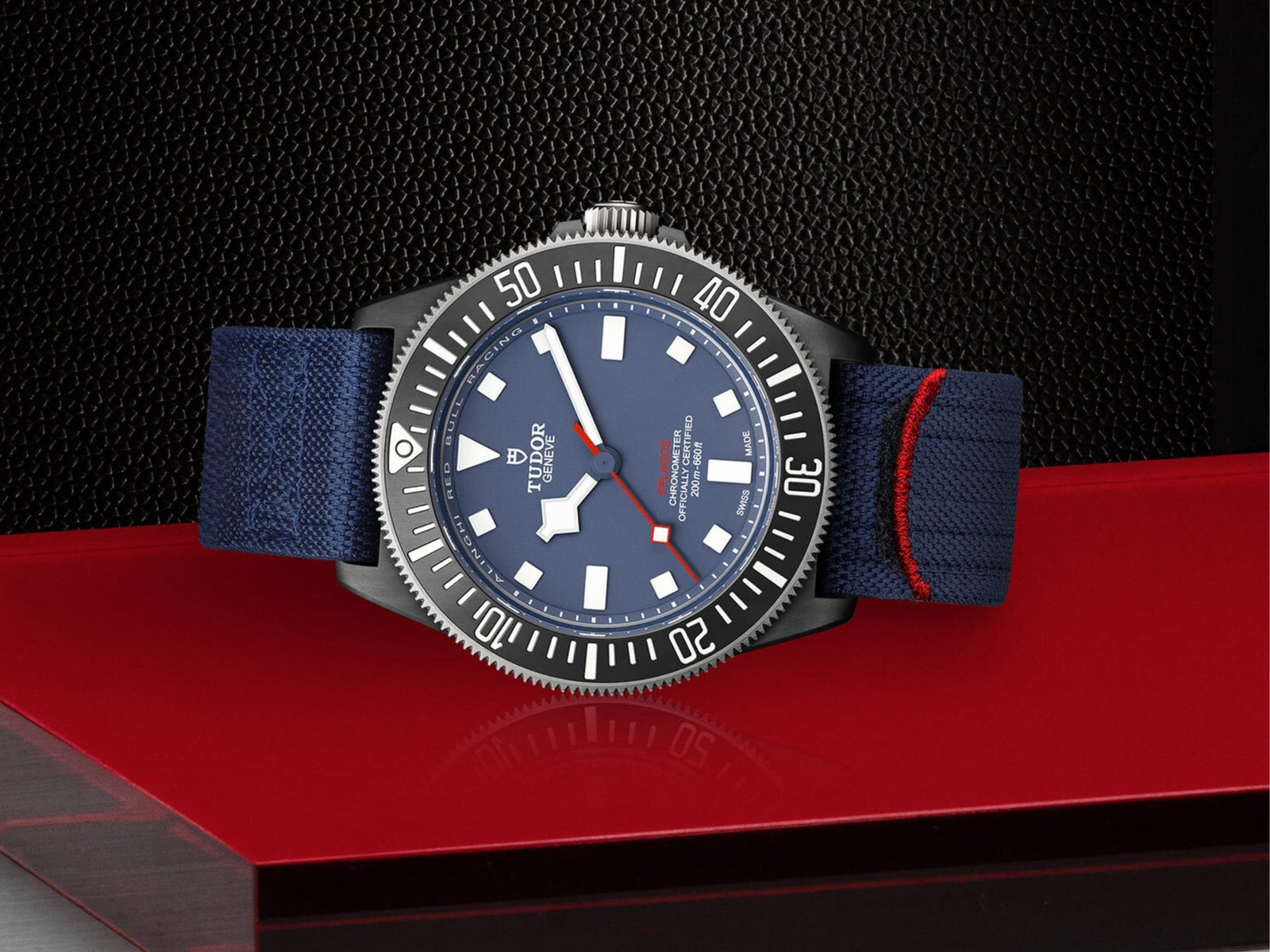 Tudor Pelagos FXD “Alinghi Red Bull Racing” (25707KN): best straps and fit guide - Helvetus