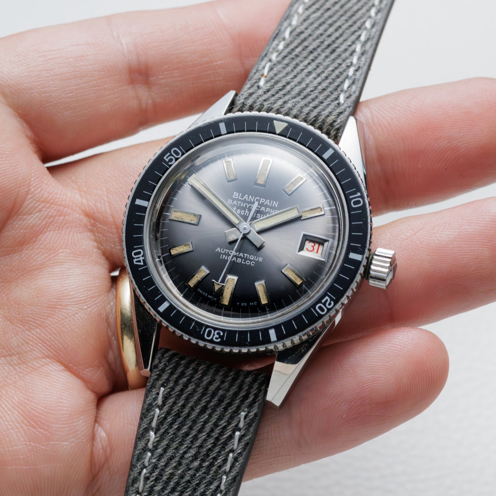 Grey Handmade Denim Watch Strap – DenimaTex™ by Helvetus® - Helvetus