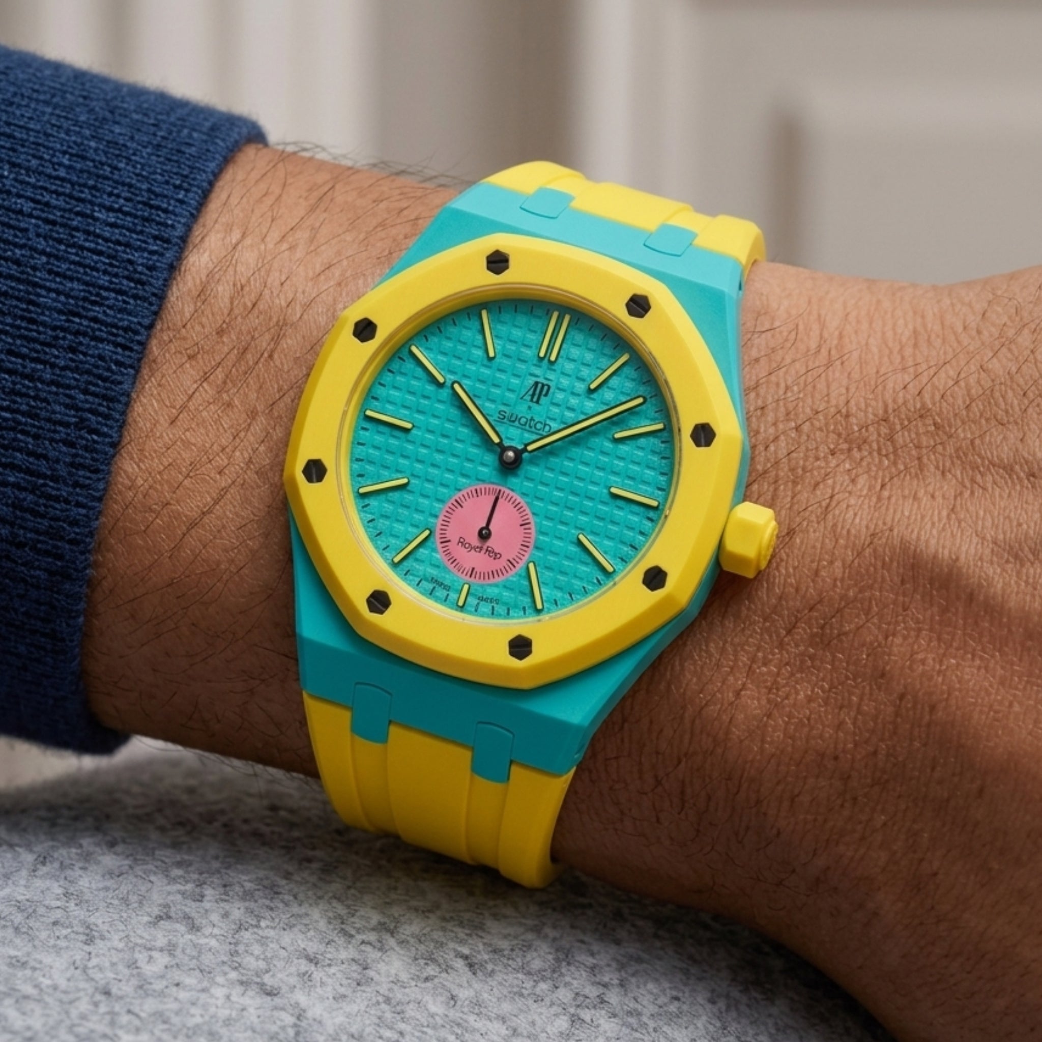 Royal Pop Wrist Strap & Case — For Otg Roz (Savonnette, Crown at 3) - Helvetus