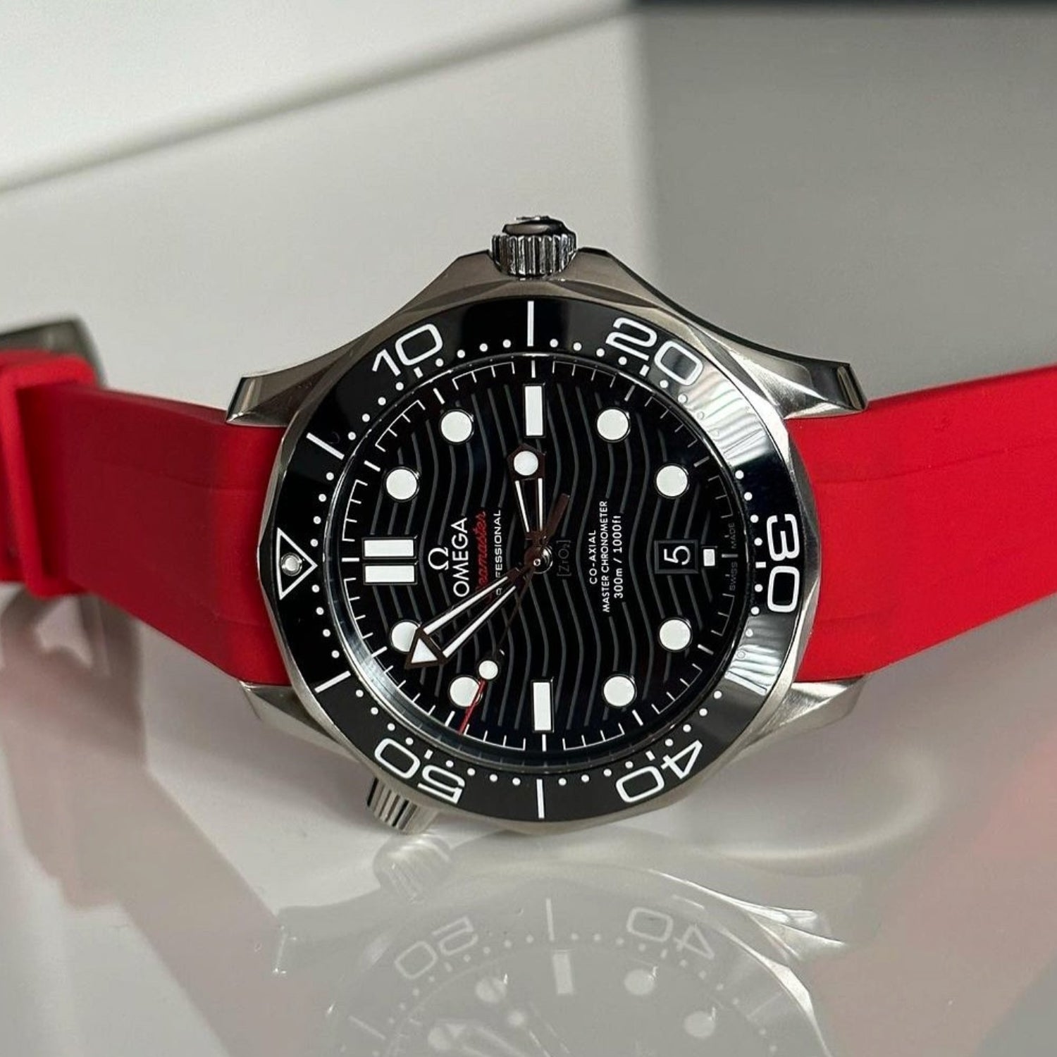 Rubber Strap - For Omega Seamaster 300 - Red - Helvetus