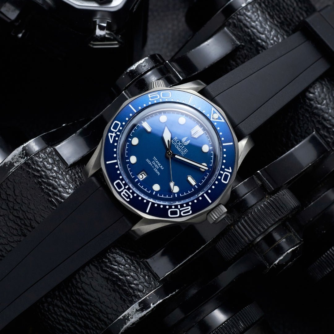 Straight FKM Rubber Strap – Universal Fit – Black (20mm / 22mm / 24mm) - Helvetus